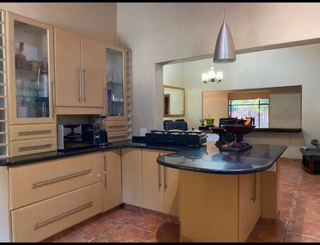 4 BEDROOM HOUSE FOR SALE IN CHROOM PARK